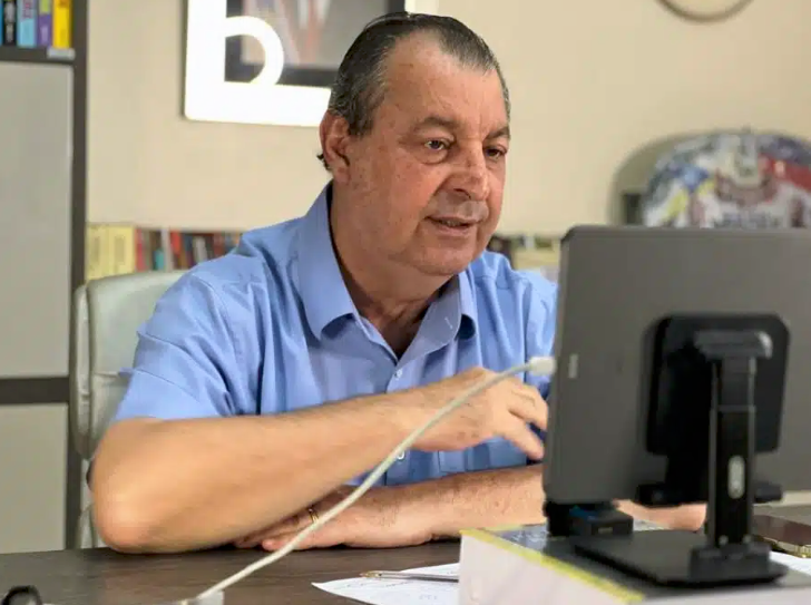 Omar cobra investigação sobre ‘minuta do golpe’ e manda indireta para Menezes