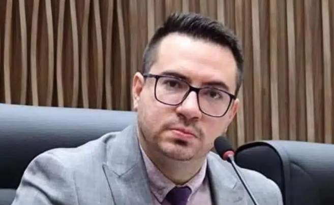 Abandono de David Almeida a vereadores causou racha na CMM, diz Rodrigo Guedes