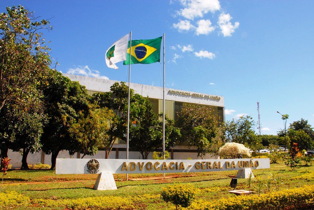 Advocacia-Geral da União oferta 300 vagas para nível superior com salários de R$ 21 mil