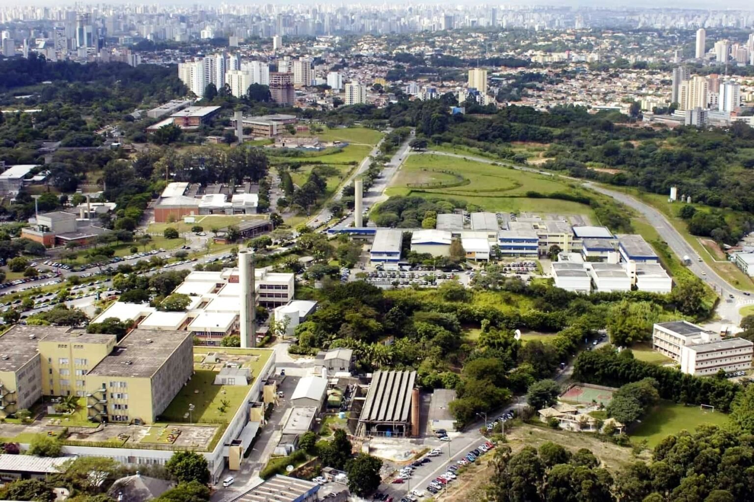 Aluna de medicina da USP é acusada de desviar quase R$ 1 milhão da comissão de formatura
