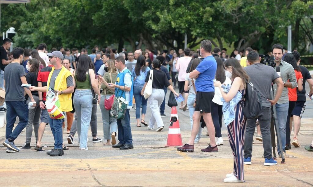 Provas do Enem são reaplicadas hoje e amanhã a 3,2 mil estudantes