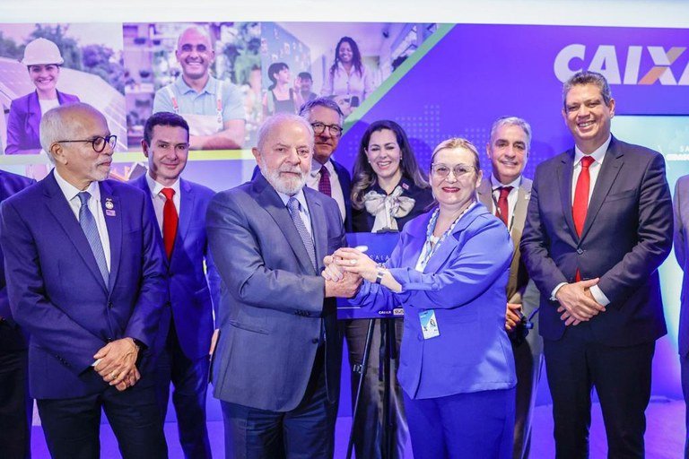 Presidente inaugura salas exclusivas para atendimento a estados e municípios na Caixa. Manaus é uma das beneficiadas