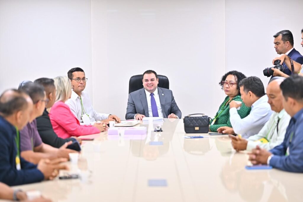 Cidade recebe representantes de Manicoré para instalação de Delegacia da Mulher no município