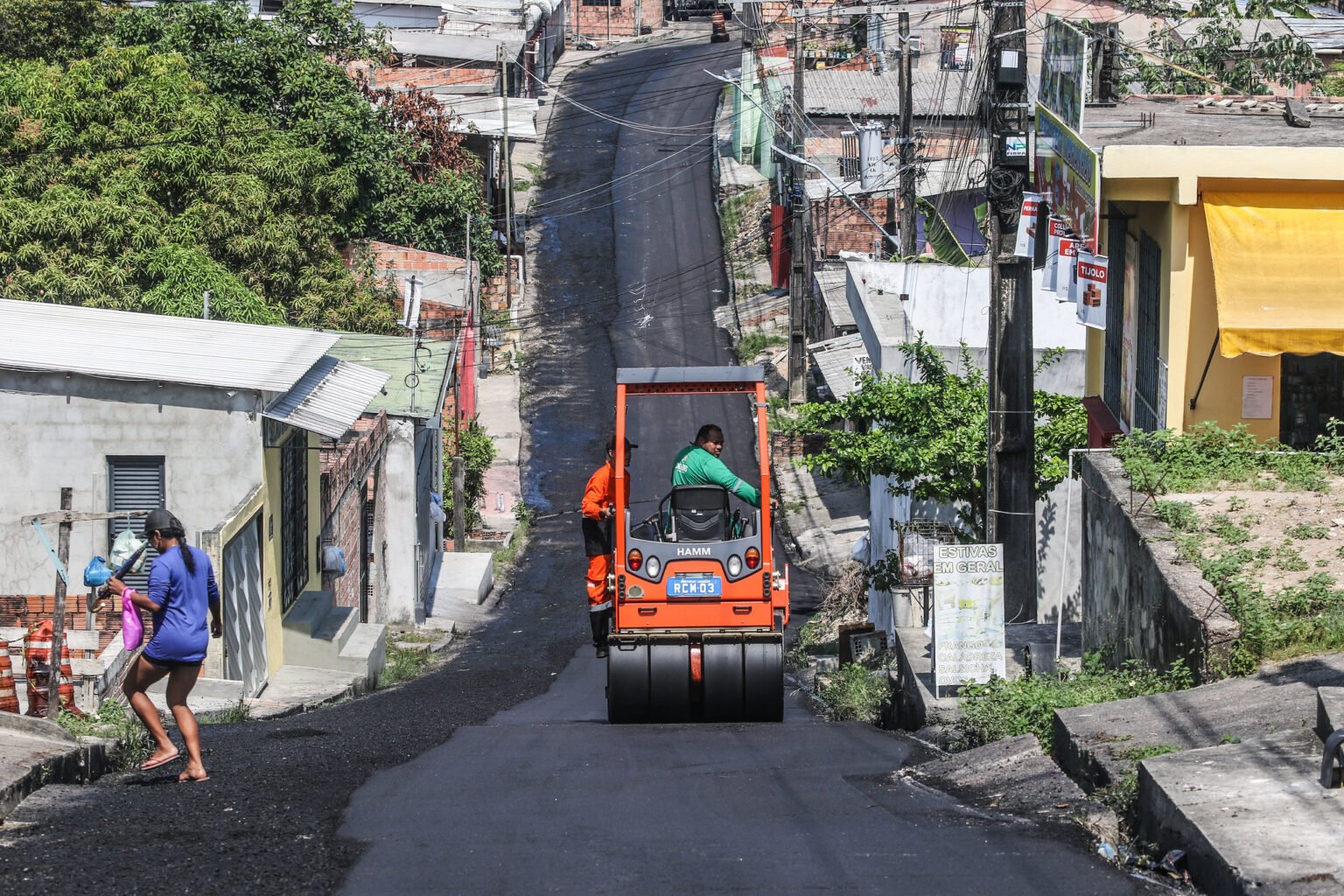 Asfalta Manaus mil ruas reconstruídas