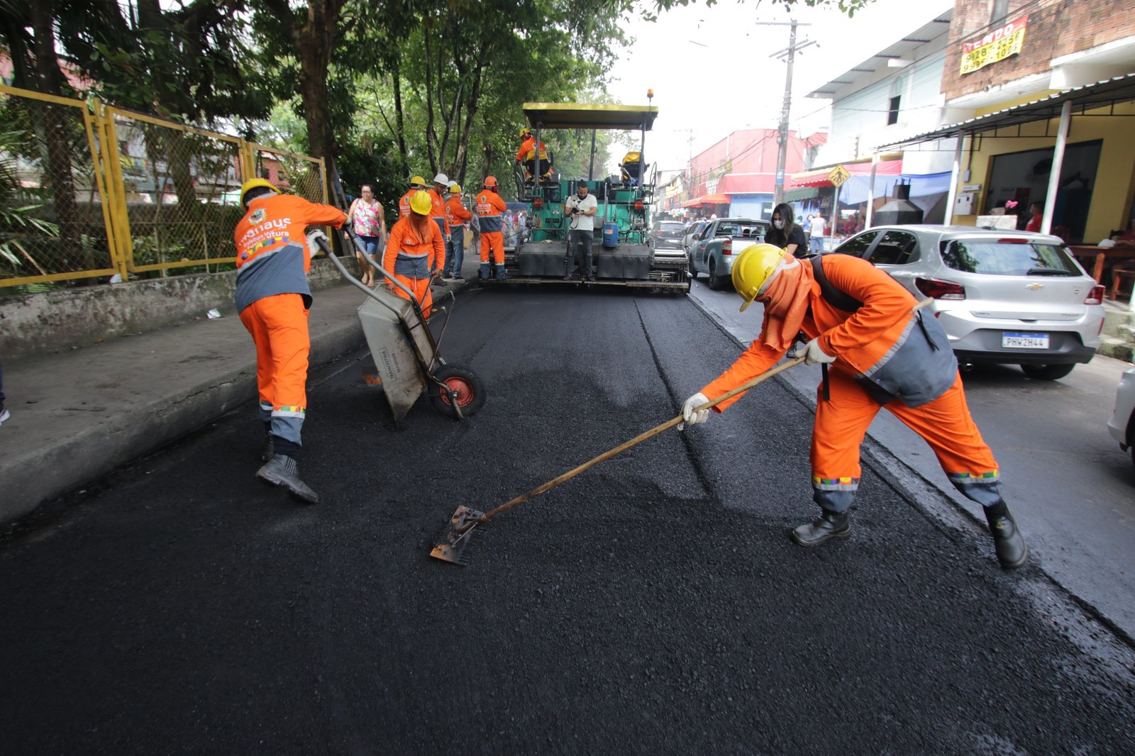Asfalta Manaus mil ruas reconstruídas