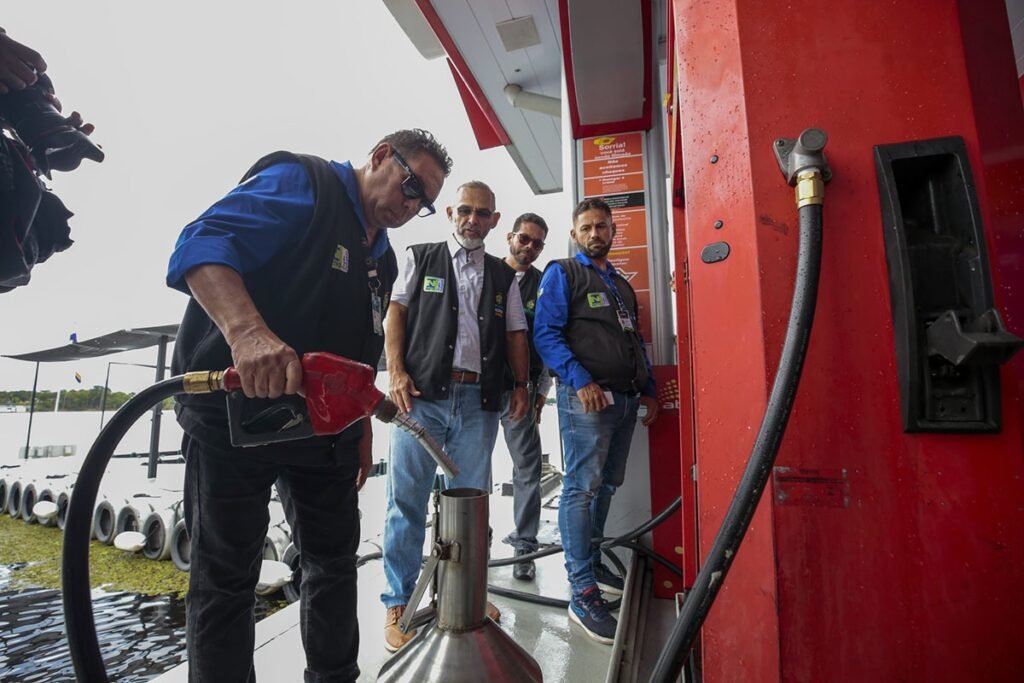 IPEM-AM inspeciona 125 bicos de abastecimento de postos de combustíveis em Manaus