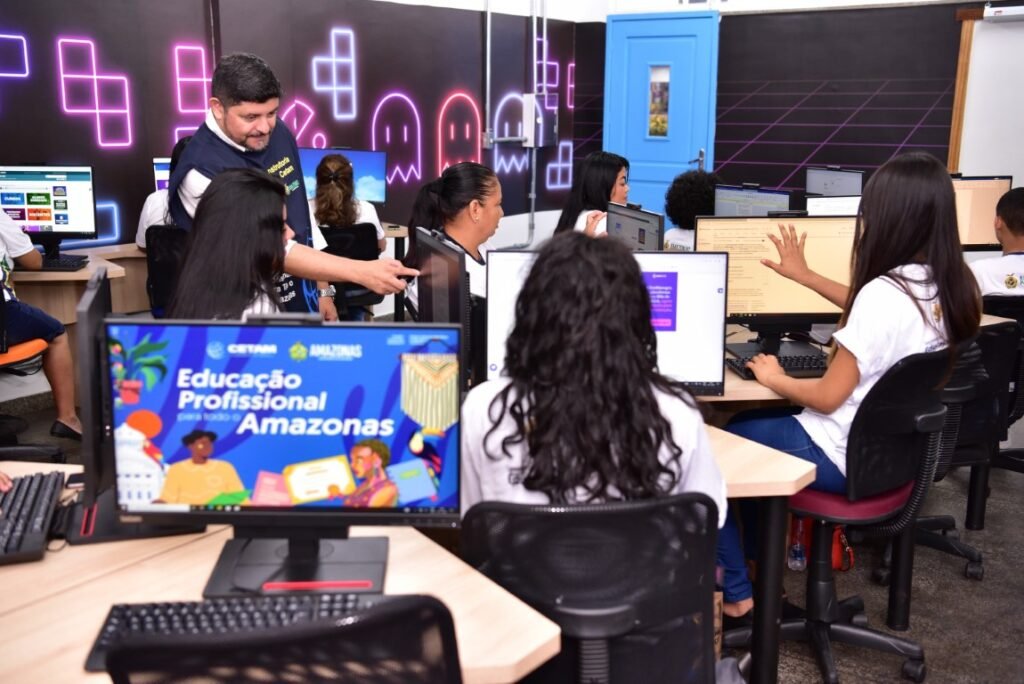 Amazonas tem 19,6 mil vagas em cursos à distância