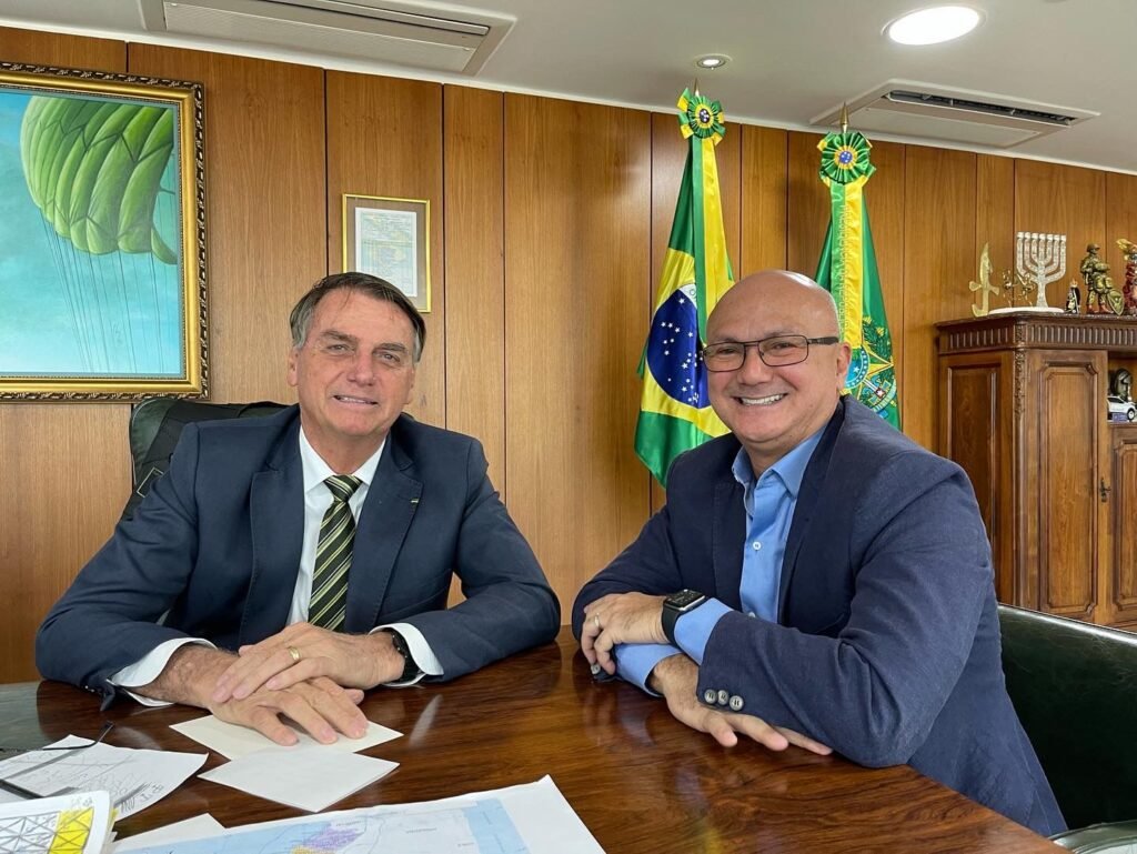 Em terceiro na disputa por Manaus, Menezes promete ‘Bolsonaro ainda este ano’ Menezes Bolsonaro ano Manaus