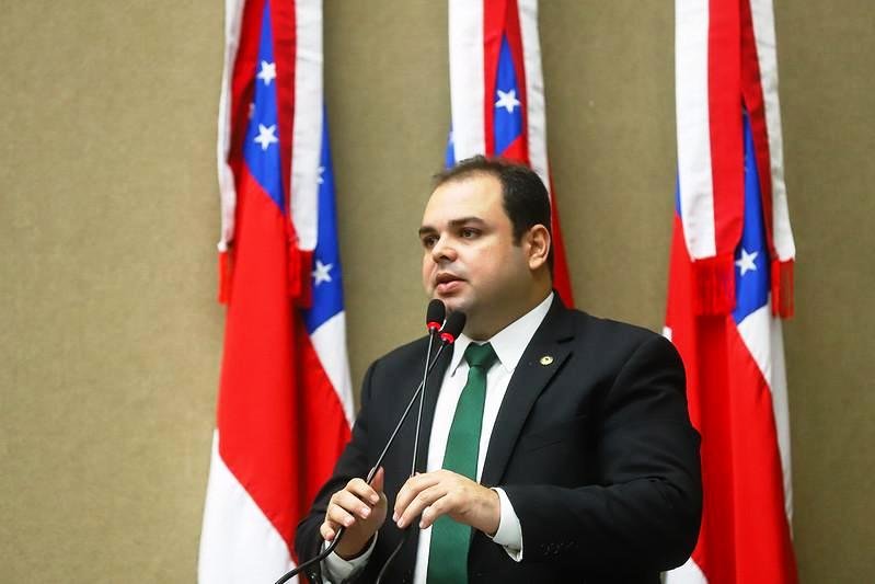 PL de Roberto Cidade institui mecanismos de busca ativa para minimizar evasão escolar de crianças e adolescentes