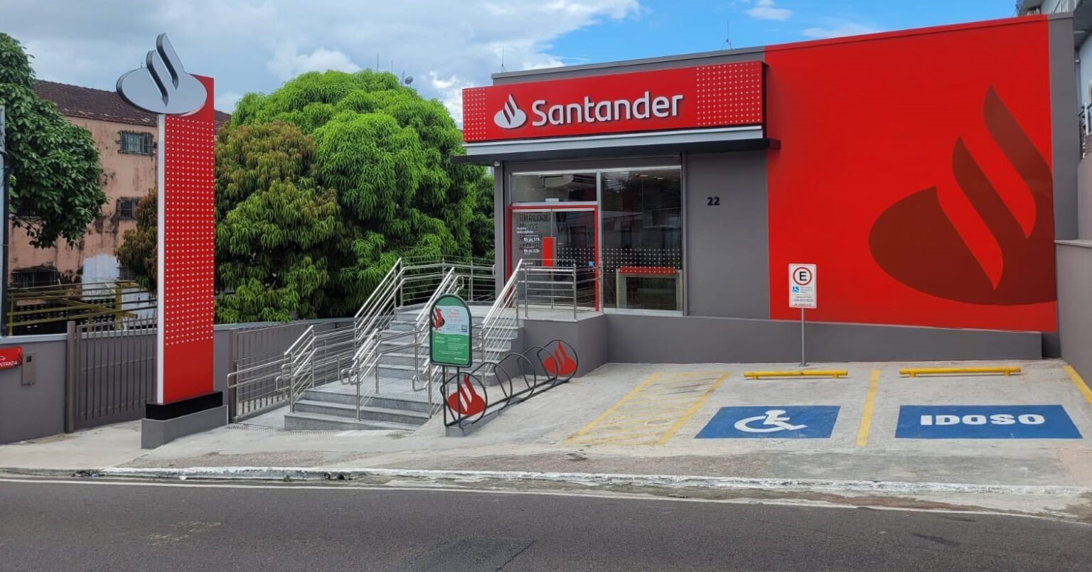 Santander inaugura nova agência no Parque 10, em Manaus Santander