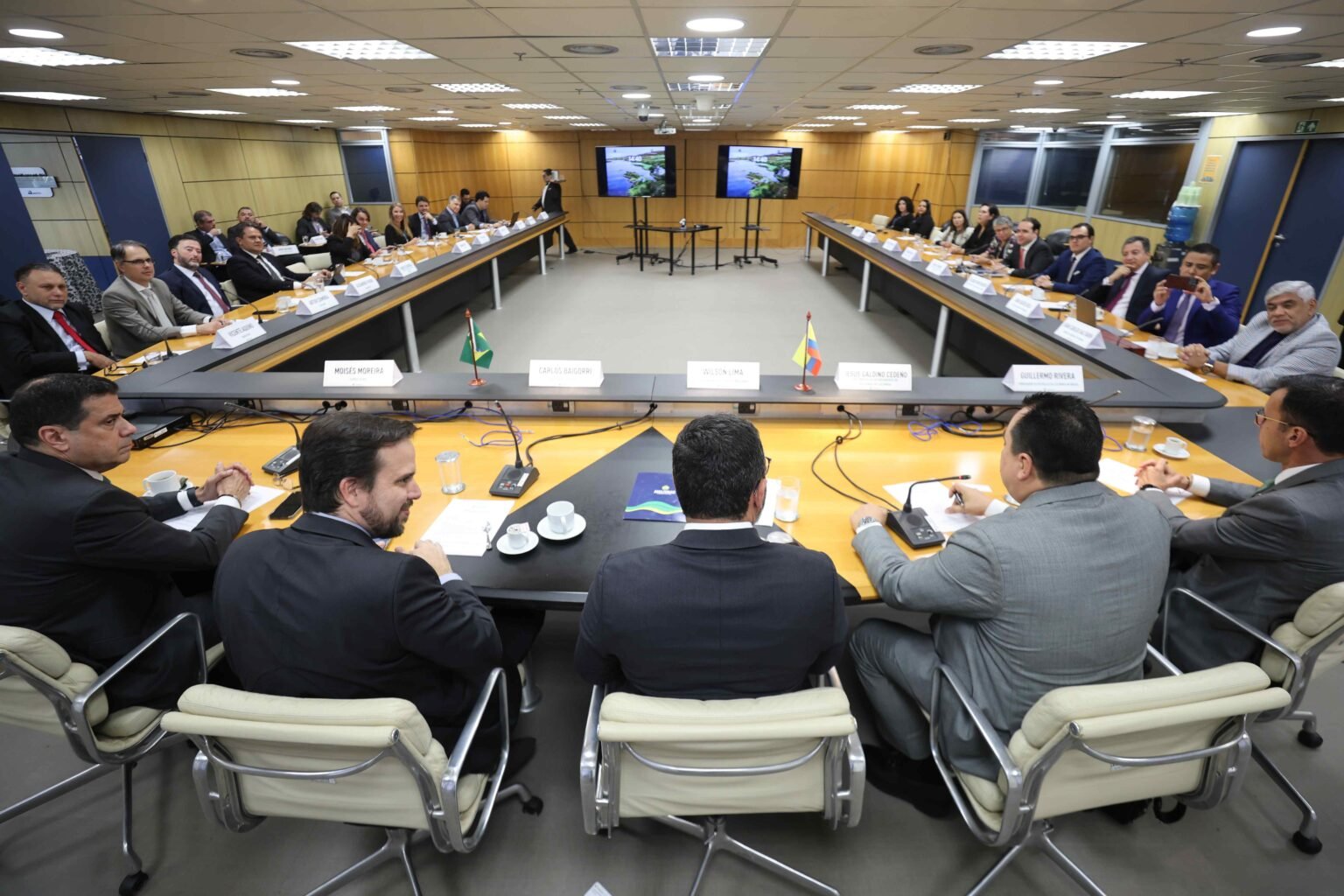 ‘Vai diminuir as distâncias’, diz Wilson Lima sobre projeto para levar internet até o Alto Solimões