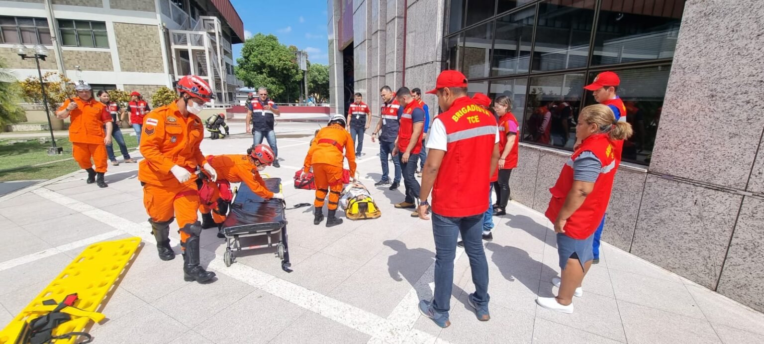 Em Manaus, TCE faz simulação de evacuação de emergência e salvamento