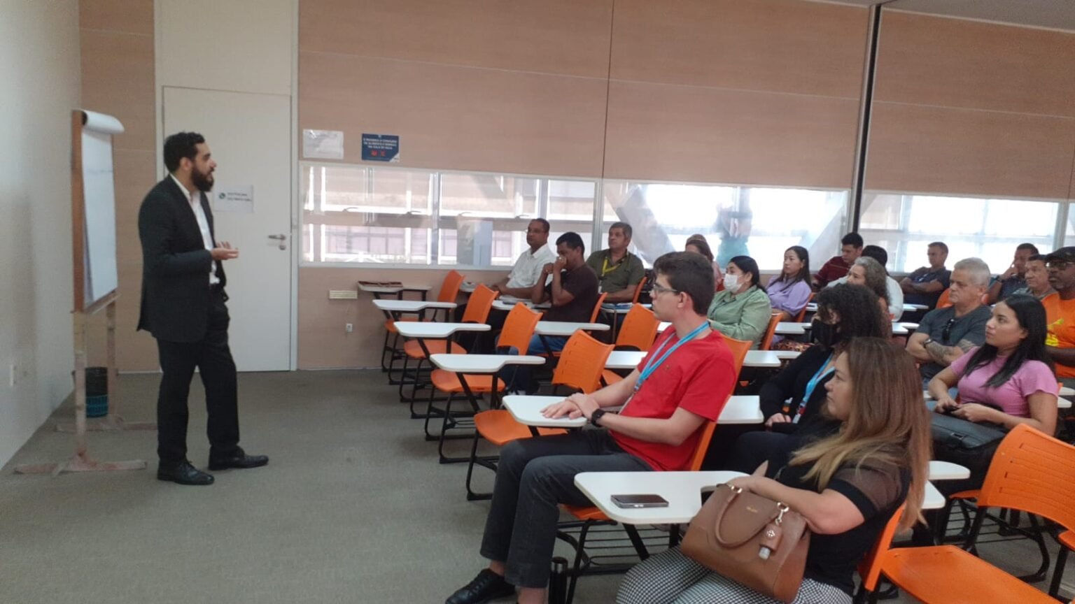 No AM, palestra promove debate sobre planejamento financeiro para aposentadoria