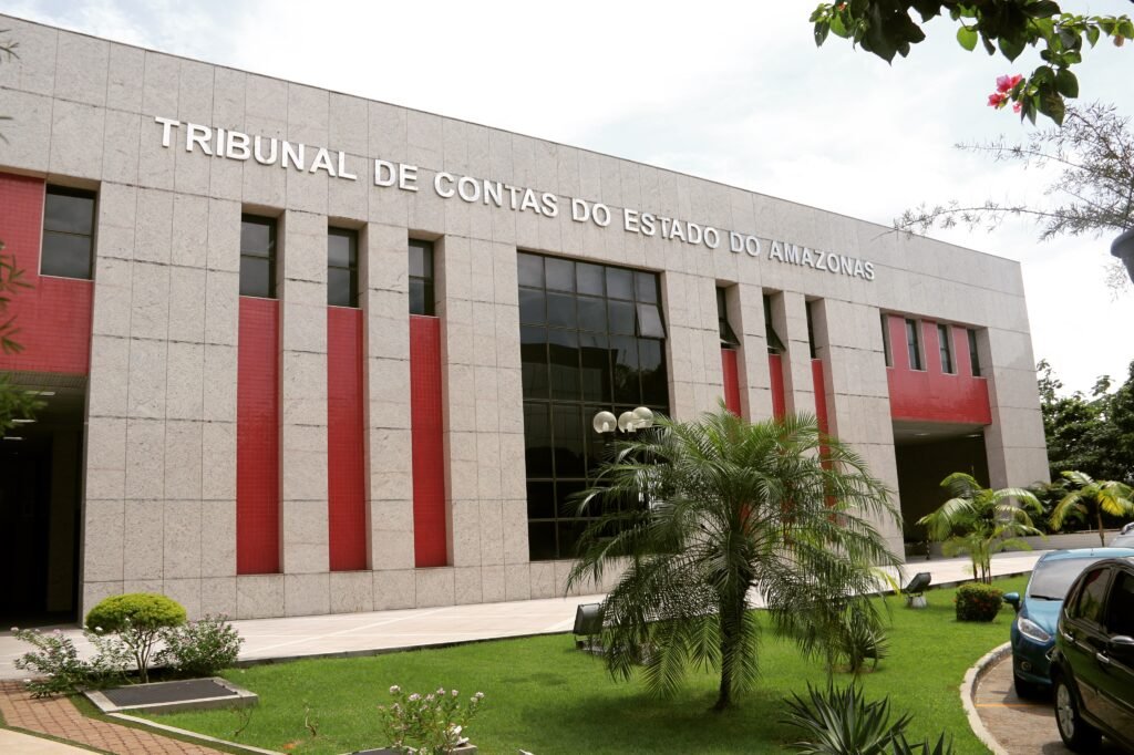 No AM, Tribunal de Contas nomeia novos quatro servidores aprovados em concurso público