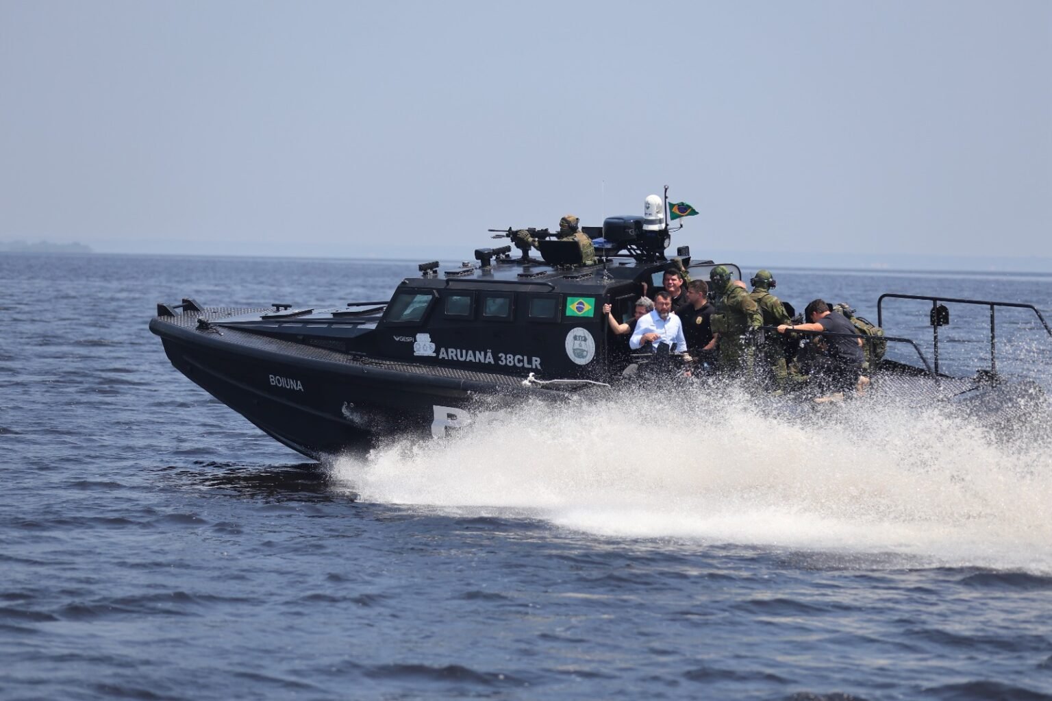 Combate ao narcotráfico em rios do AM ganha reforço com entrega de lanchas blindadas