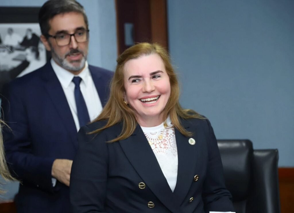 Yara Lins Santos é eleita nova presidente do TCE-AM para biênio 2024-2025