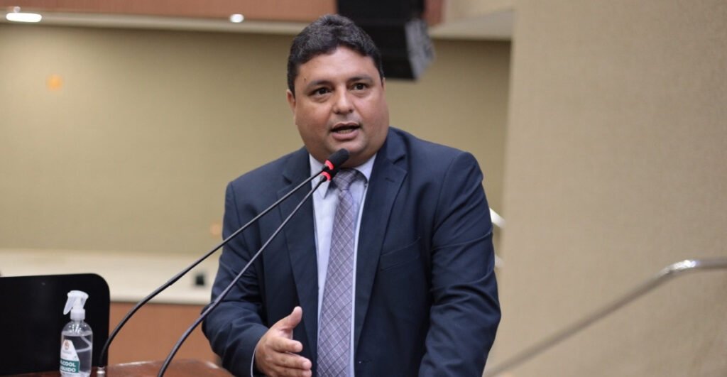 Doadores de campanha de Caio André têm salários de até R$ 22 mil na CMM