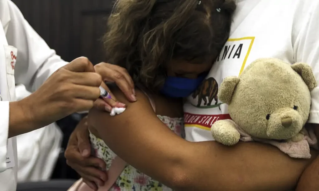Cobertura vacinal completa contra Covid-19 em crianças não chega a 12%