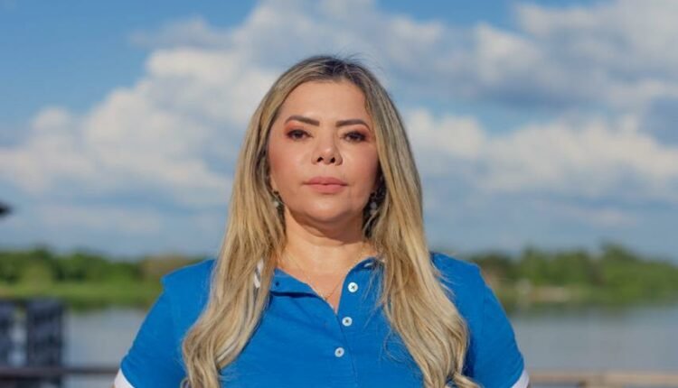 Em ano eleitoral, prefeita de Nhamundá contrata embarcações por quase R$1 milhão