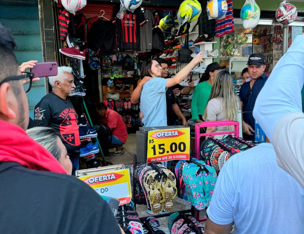 Amom vai à zona Leste iniciar corpo a corpo contra David zona Leste