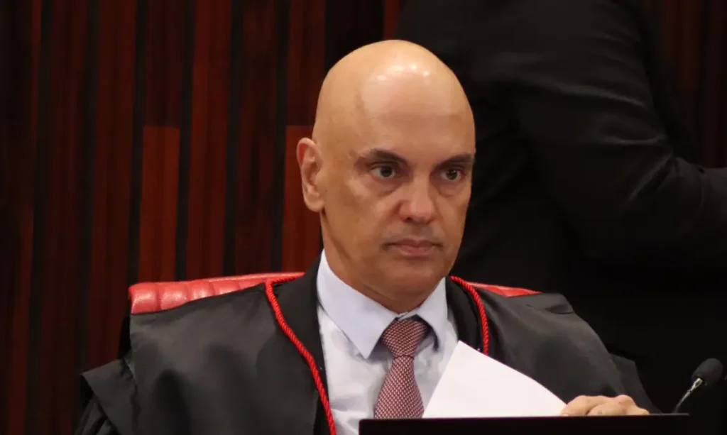 ‘Não está liberado o uso em lugar nenhum’, diz Moraes sobre descriminalização do porte de maconha