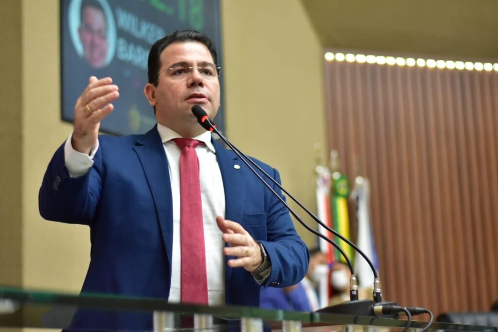 Justiça Eleitoral manda Band Amazonas incluir Wilker Barreto em debate Wilker Barreto