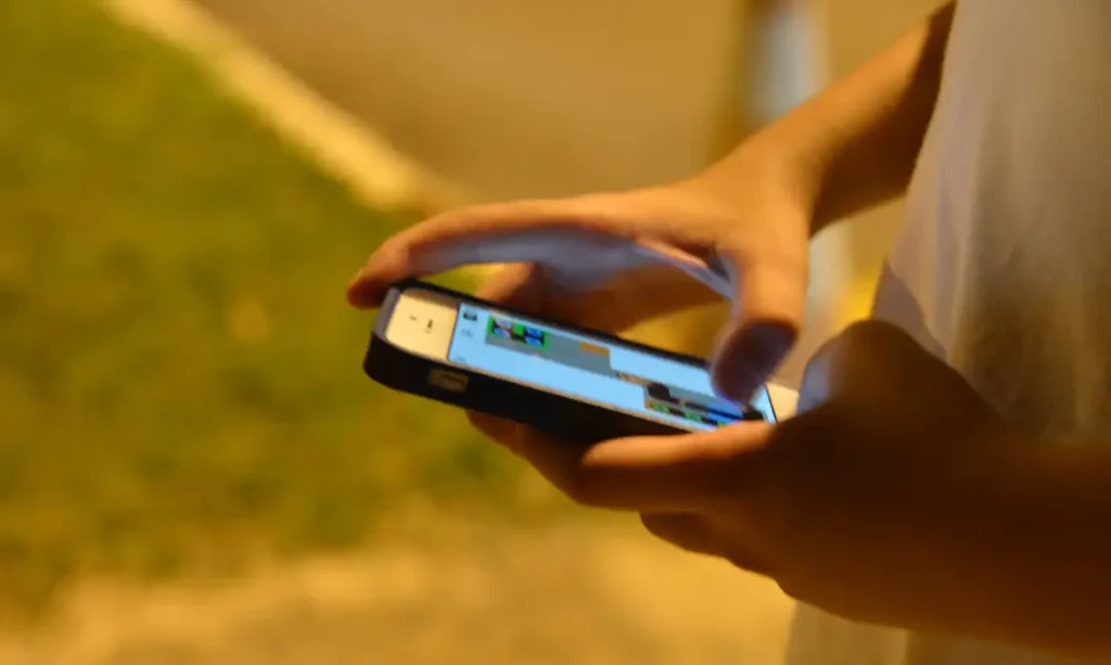 Empresas não protegem crianças na internet, dizem 9 em cada 10 pessoas crianças internet