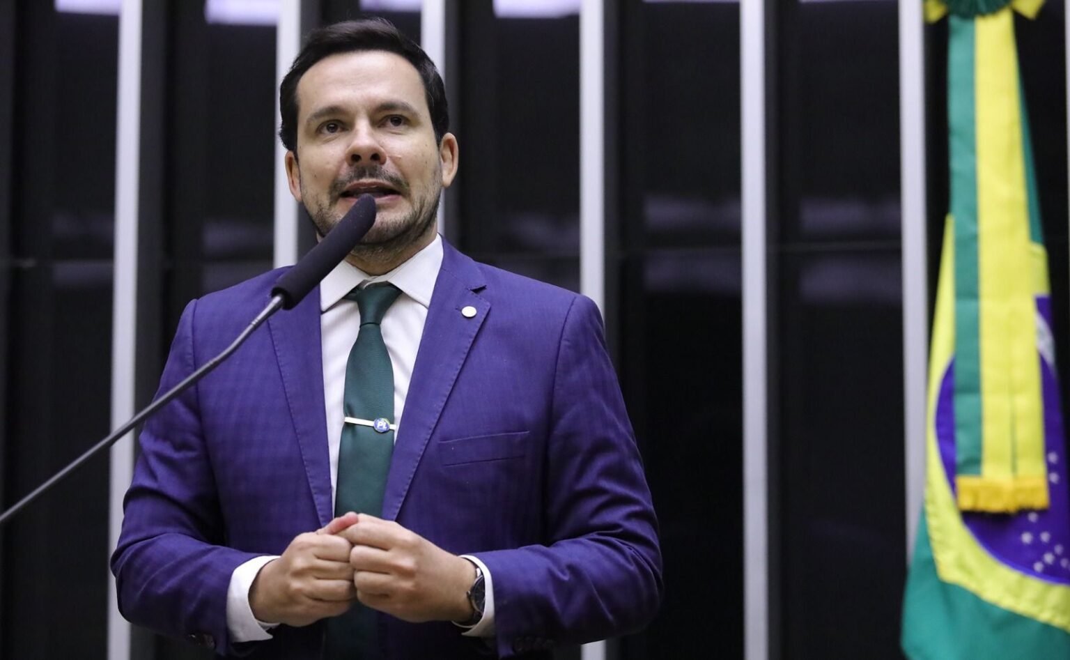 Alberto Neto recebe R$ 7 milhões para eleições e tem campanha mais cara em Manaus
