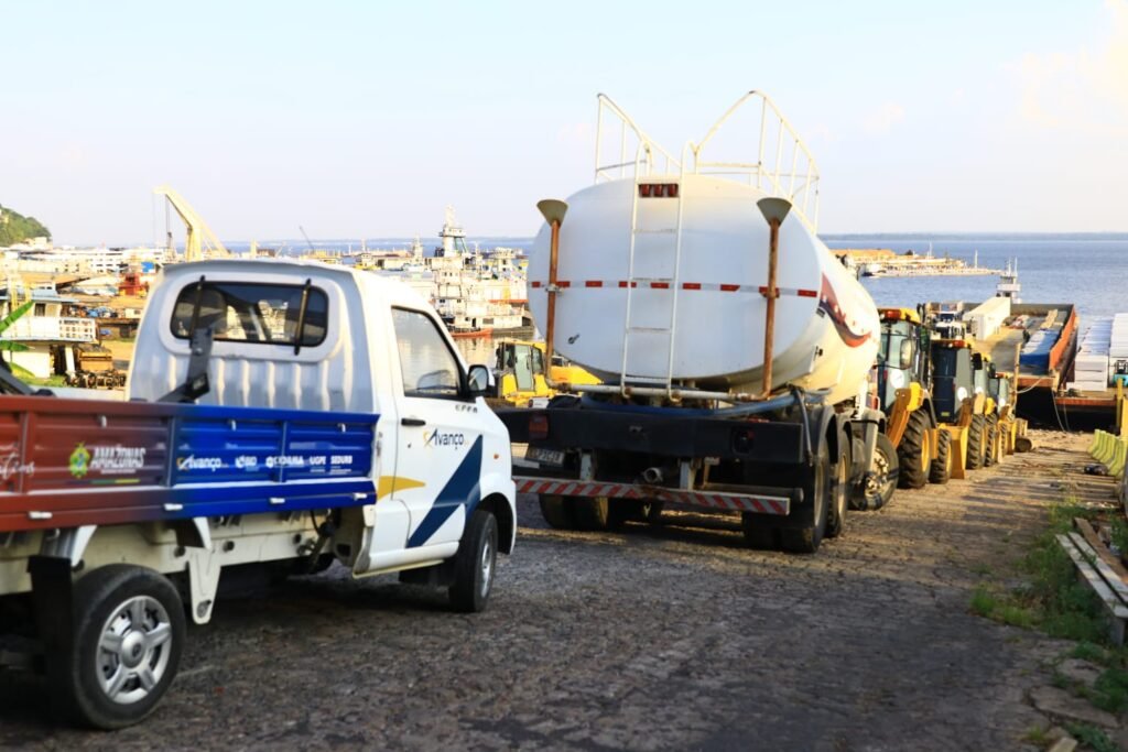 Prosai Parintins receberá novos equipamentos para obras de água e esgoto Prosai/Obras/Parintins: FOTOS: Roberto Carlos/ Secom