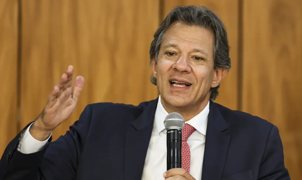 Haddad anuncia isenção de IR para quem ganha até R$ 5 mil Haddad