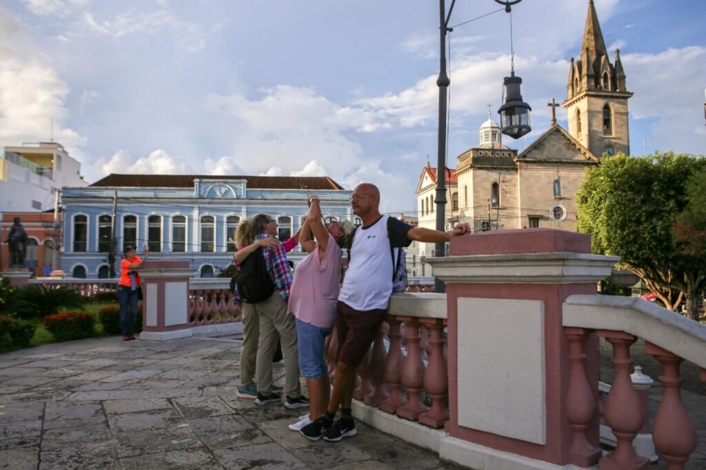 Chegada de turistas internacionais no Amazonas aumenta em 18,2% em 2024 Turistas