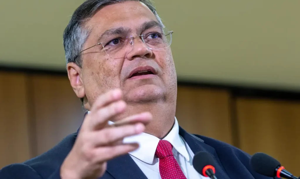 Dino libera repasse de emendas parlamentares para 9 entidades Dino