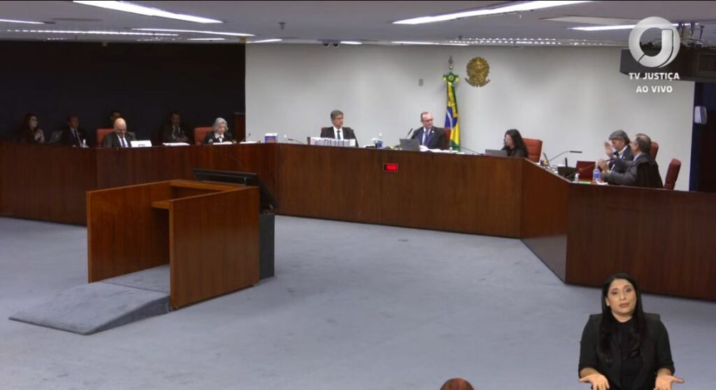 STF aceita denúncia e torna Bolsonaro réu por tentativa de golpe de Estado