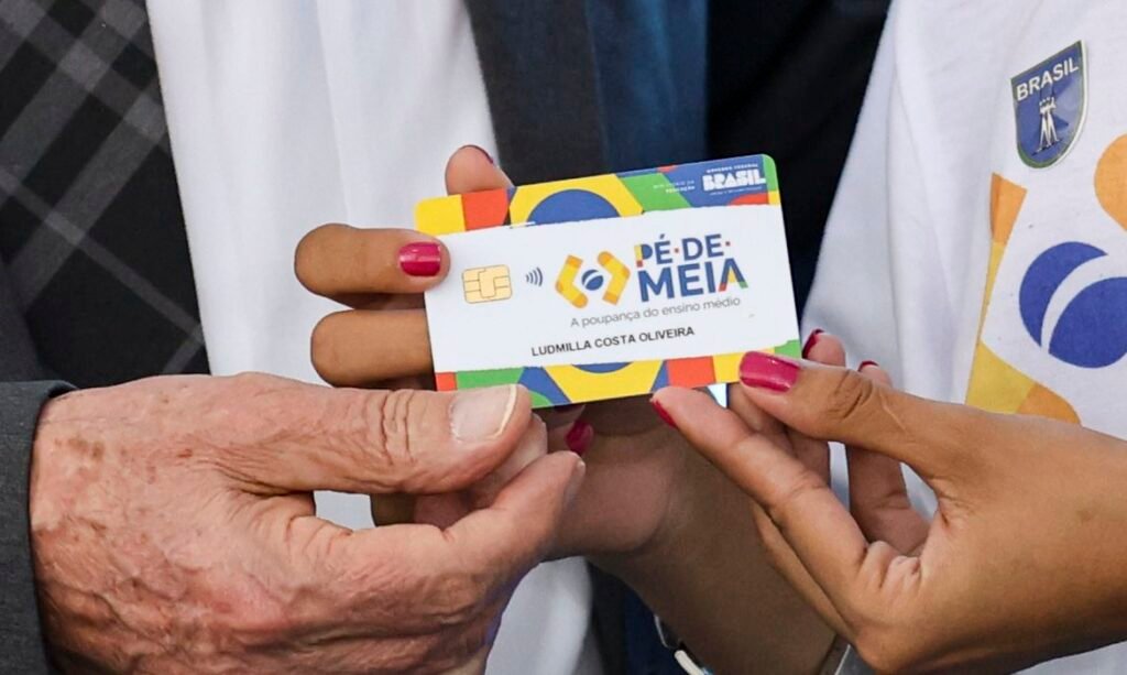 Pé-de-meia: nascidos em janeiro e fevereiro recebem nesta segunda Pé-de-meia