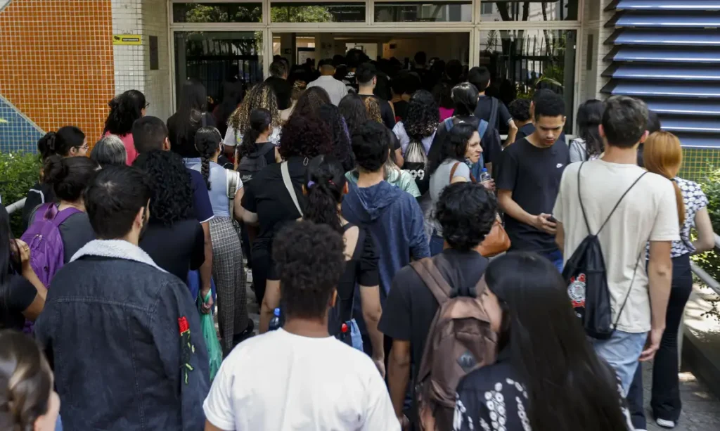 Senado aprova cota de 30% em concursos para negros e indígenas concursos públicos