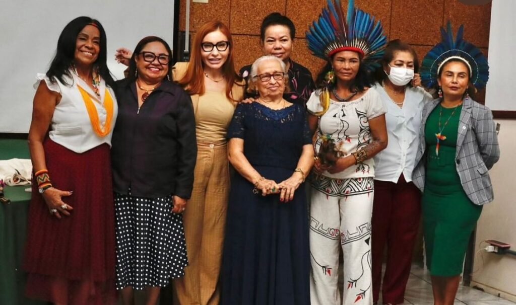 Ufam publica vídeo de pesquisa da jornalista Paula Litaiff sobre resistência de mulheres indígenas