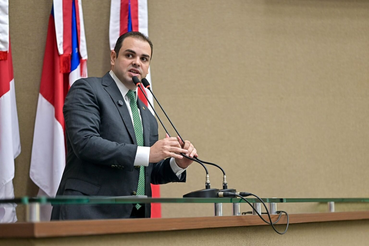 PL de Roberto Cidade torna obrigatória notificação de acidentes domésticos com crianças no AM Roberto Cidade