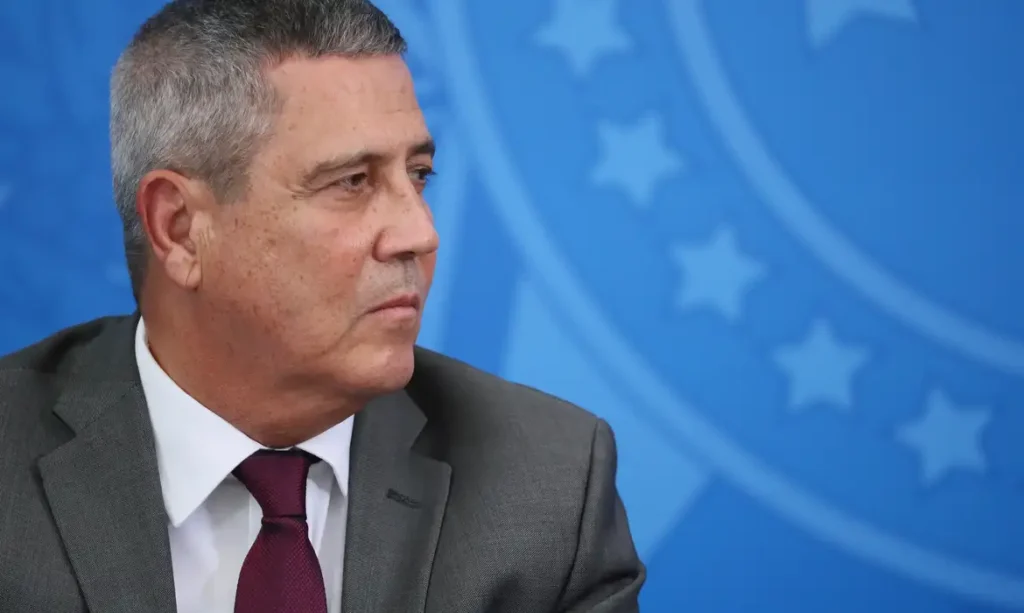 Em parecer ao STF, PGR defende que Braga Netto deve continuar preso PGR