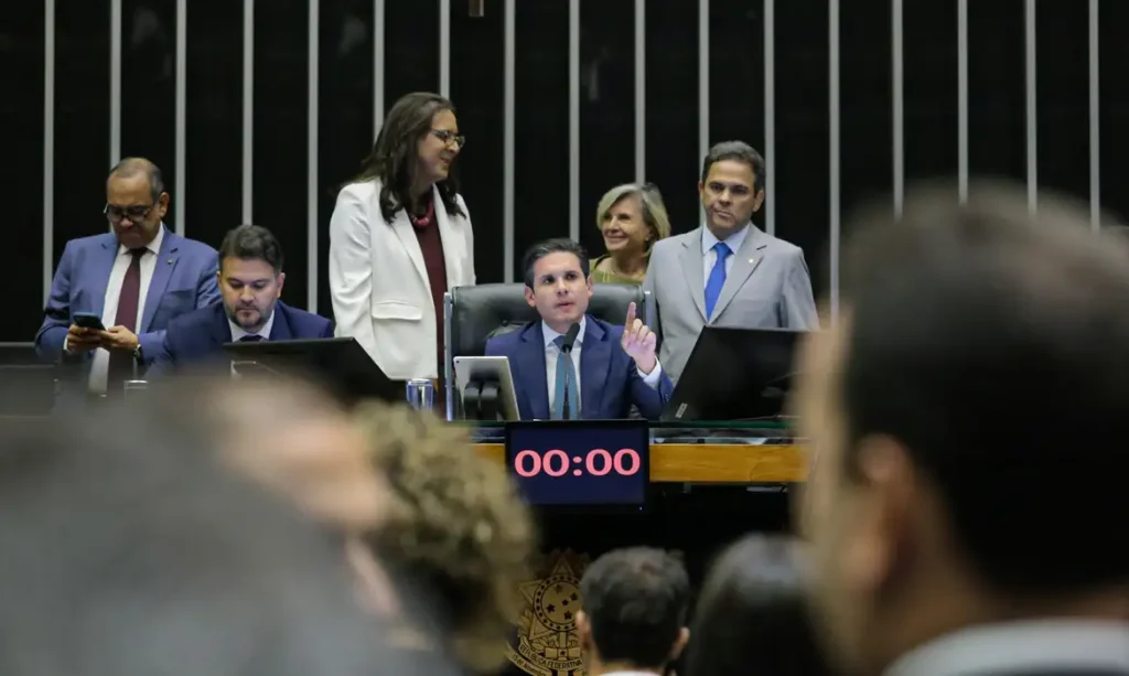 PEC da Blindagem pode barrar ações contra corrupção no uso de emendas PEC