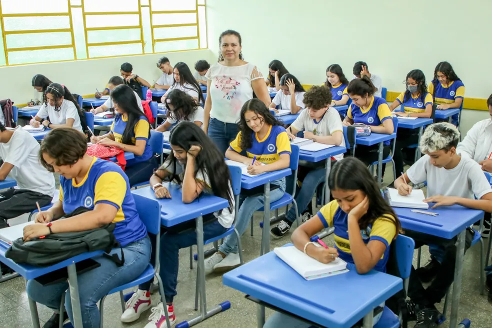 Prefeitura de Manaus anuncia concurso da Semed com mais de mil vagas; edital sai em outubro Semed