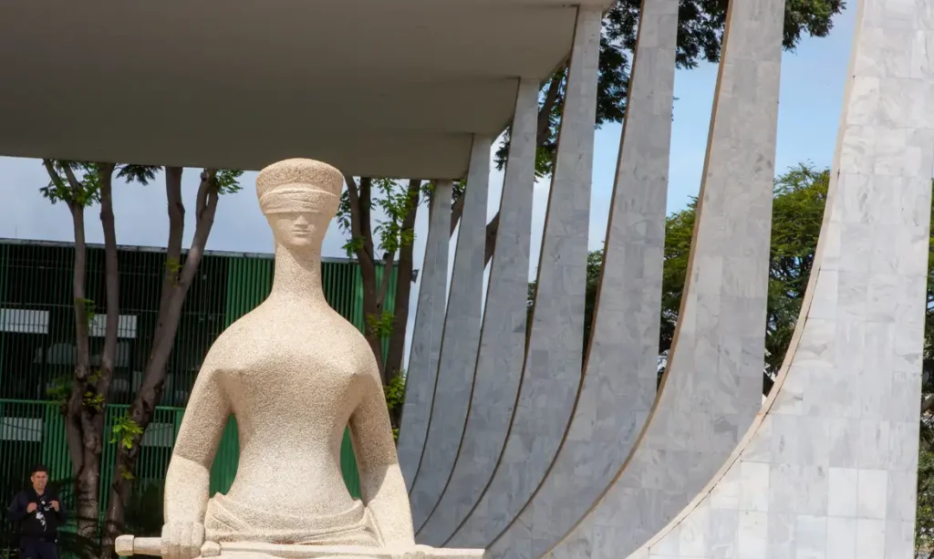 STF julgará se homem em união homoafetiva pode ter licença-maternidade STF