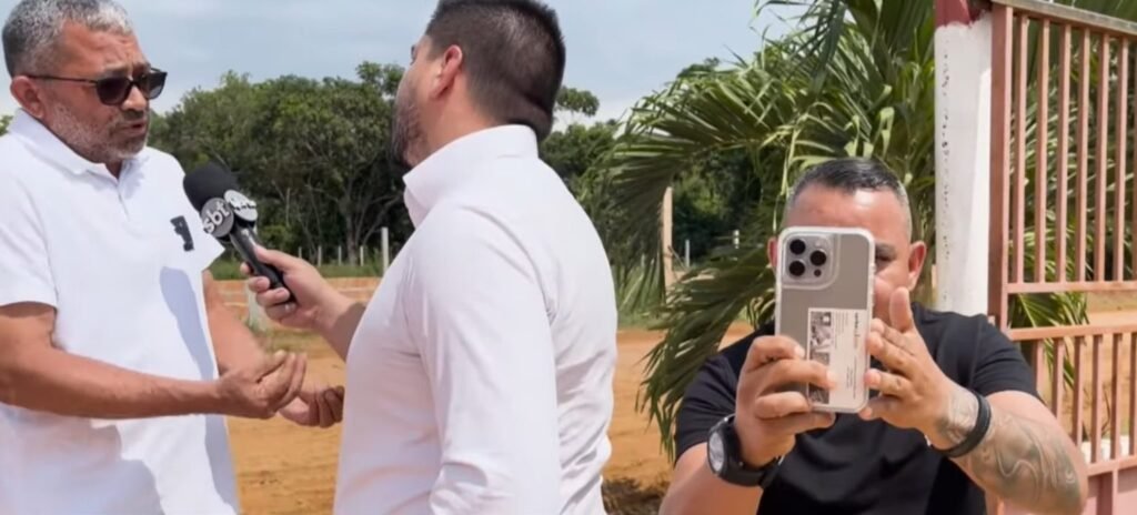 Secretário de Cultura de Iranduba intimida equipe de reportagem durante entrevista com prefeito Iranduba
