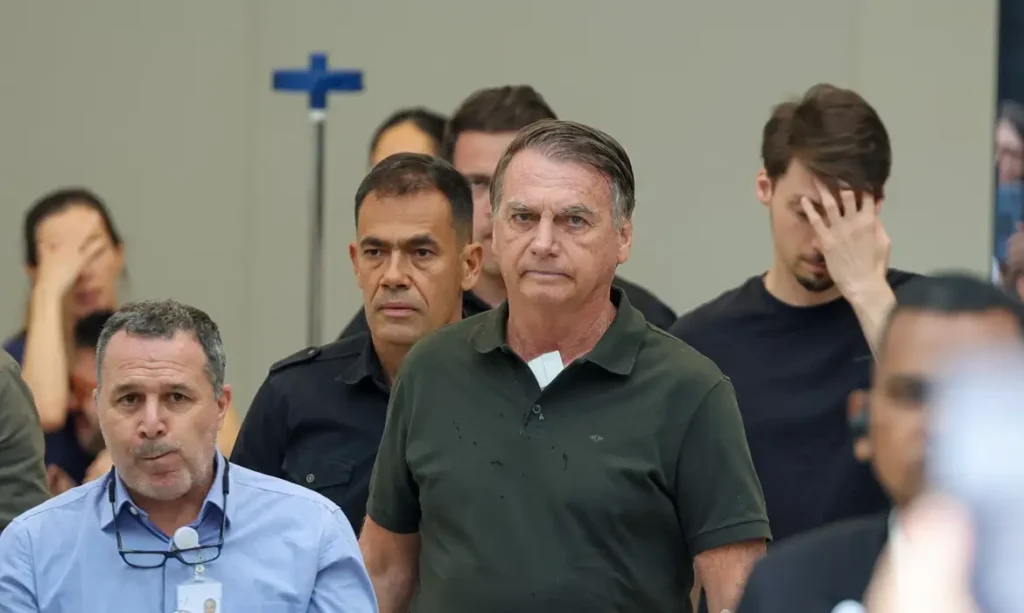 Cirurgia de Bolsonaro é agendada para 25 de dezembro