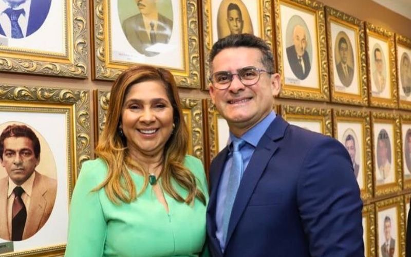 Irmã de David Almeida é alvo de inquérito por suspeita de uso de escolas em campanha eleitoral