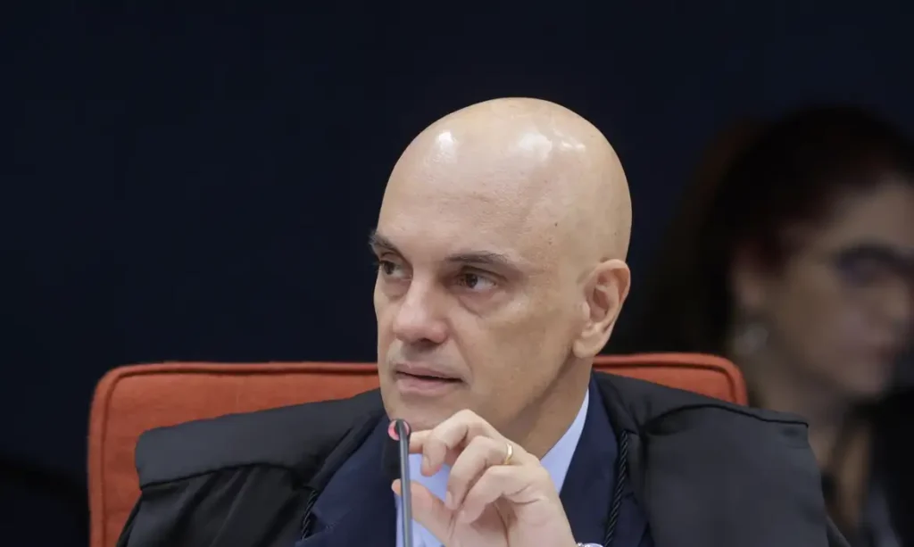 Moraes determina transferência de Bolsonaro para Papudinha Bolsonaro