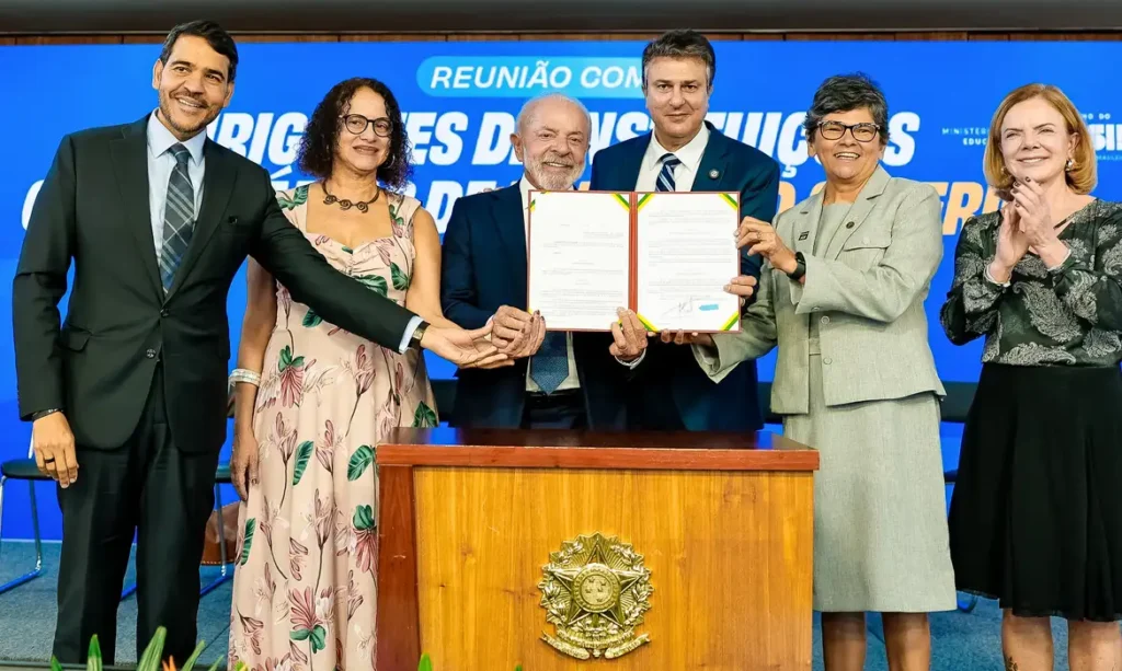 Decreto permite que faculdades comunitárias recebam recursos públicos Comunitárias