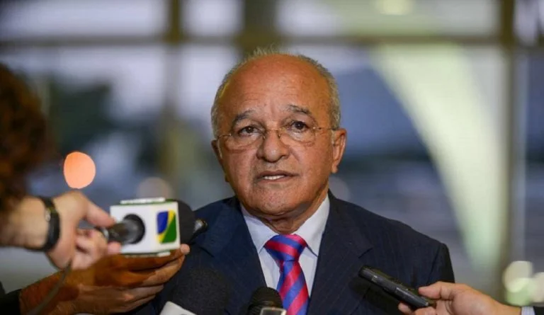 Justiça Eleitoral desbloqueia contas de ex-governador José Melo após quitação de acordo