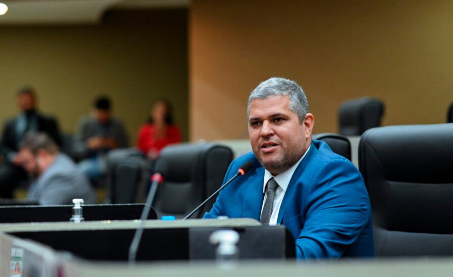 Salvo mais uma vez”: pedido de vista adia novamente julgamento de Elan Alencar no TRE-AM Vereador