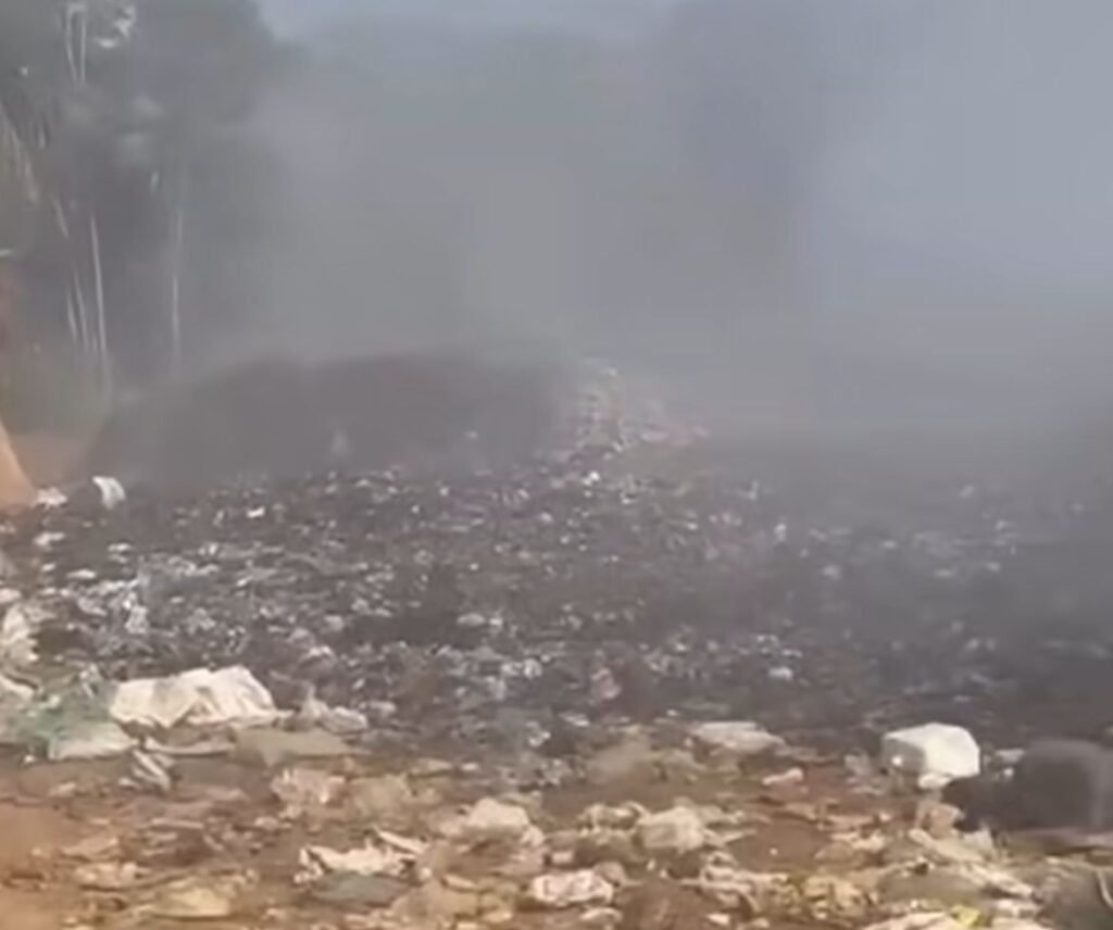 Em possível crime ambiental, Queima de resíduos sólidos é registrada no lixão de Iranduba Crime Ambiental