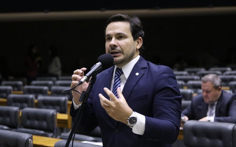 Projeto do Capitão Alberto Neto propõe barrar cobrança de IPTU em ruas sem pavimentação IPTU